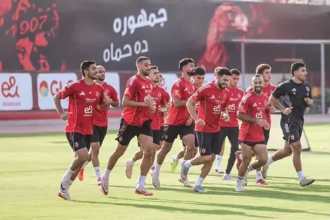كلمة الخطيب وعودة الدوليين.. لقطات من تدريبات الأهلي استعدادا لمواجهة إنبي (صور)